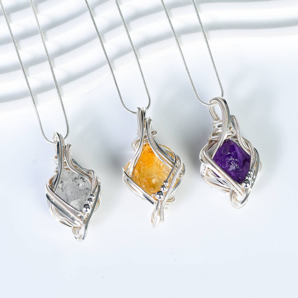 A Glance for a Thousand Years · The Enchanting Love of Natural Raw Stones