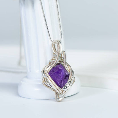 A Glance for a Thousand Years · The Enchanting Love of Natural Raw Stones
