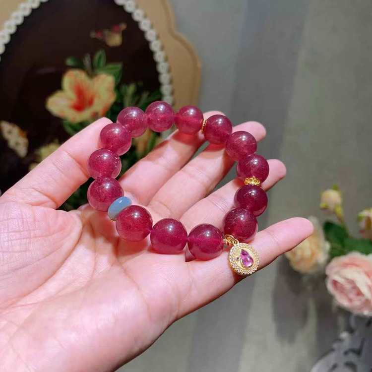 🌸 【 Natural strawberry Crystal Bracelet 】 -- Sweet love · Attracting wealth and Good fortune 🌸